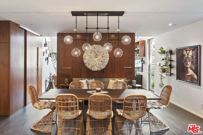 Building Photo - 1220 Cabrillo Ave