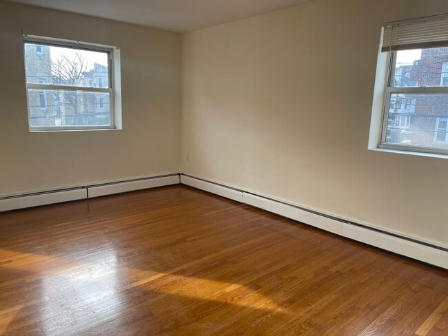 Building Photo - Packards Corner HUGE 1 bed , AC, Dishwasher HW floors Lots of Closets ! Now or 9.1 FREE MONTH