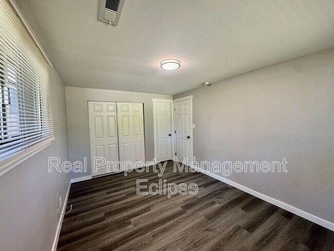 Building Photo - 21901 54th Ave W