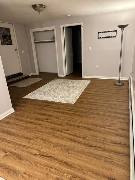 Building Photo - 33 Meadowlark Dr