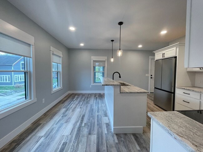 Building Photo - Beautiful One Bedroom in Cherry Hill - All Utilities Including WiFi are included!