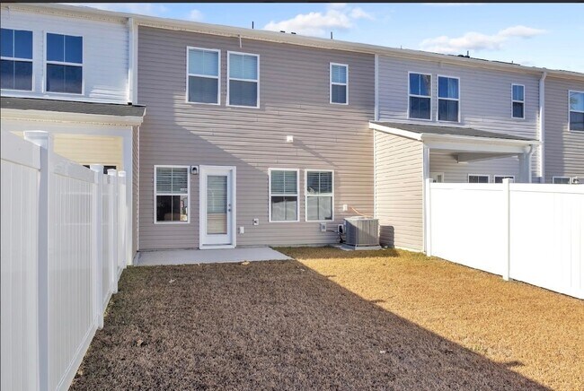 Building Photo - 8740 Silver Perch Ln