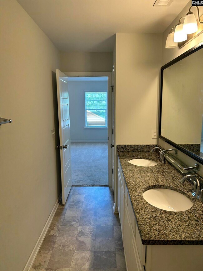 Building Photo - 309 Lanyard Ln