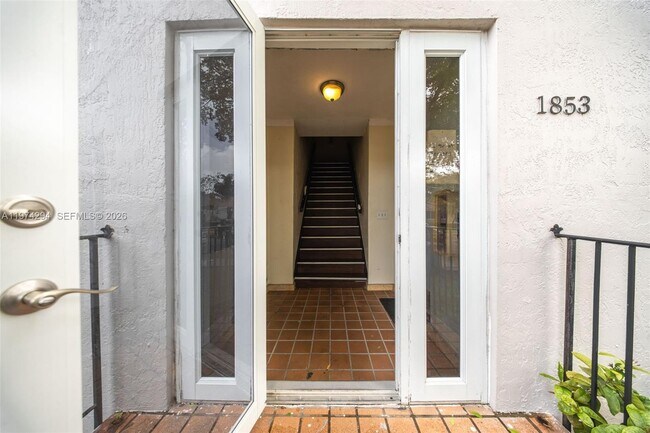 Building Photo - 1853 SW 17th St