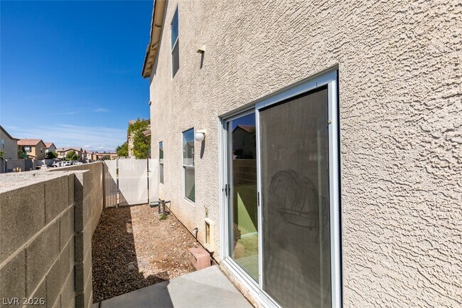 Building Photo - 1170 Orange Meadow St