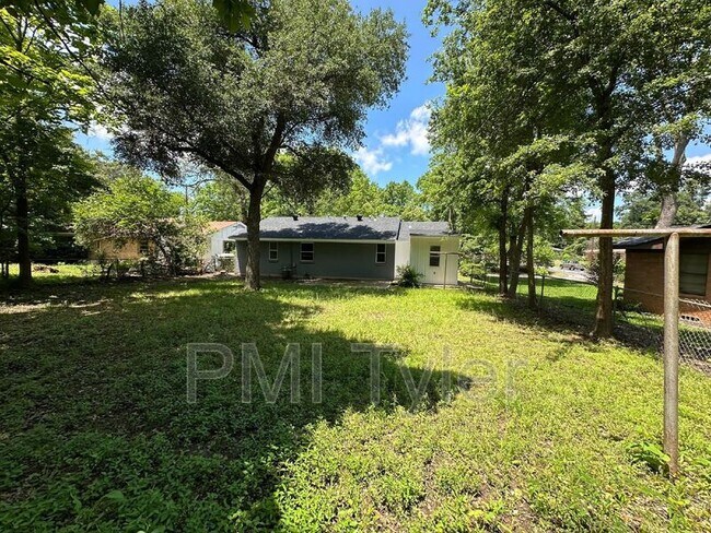 Building Photo - 2007 Bradshaw Dr