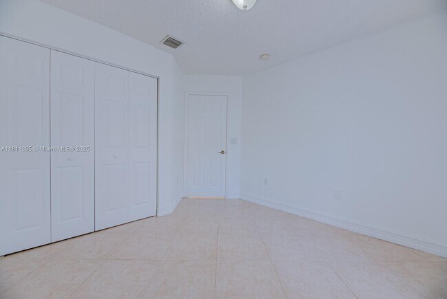 Building Photo - 14133 SW 154th Pl