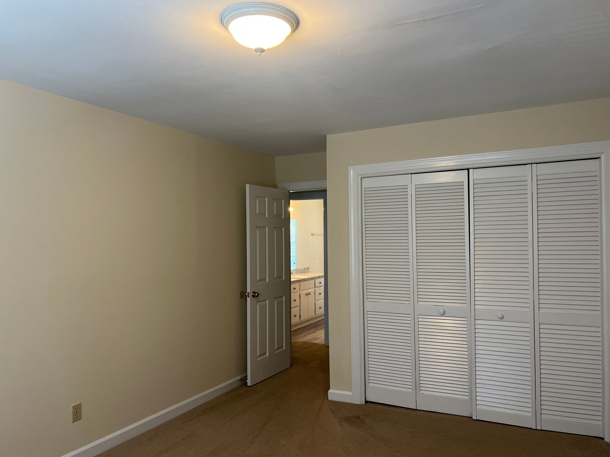 Building Photo - 2505 Saint Christopher Cir SW