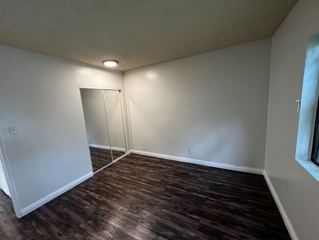 Building Photo - 61ST