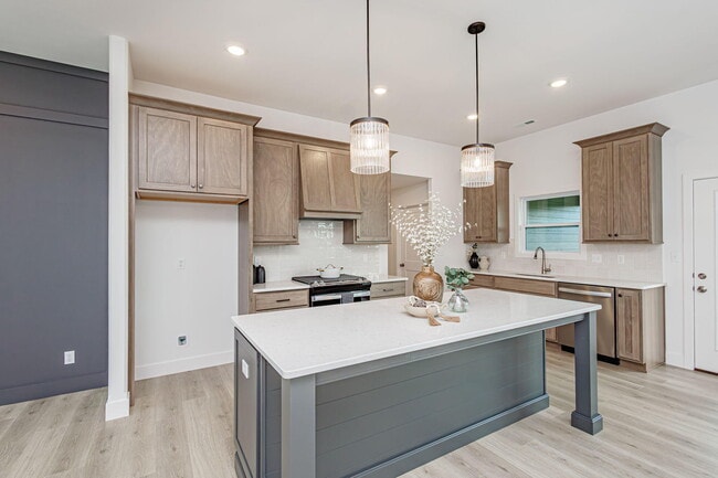 Building Photo - 4600 Chambers Bay Dr