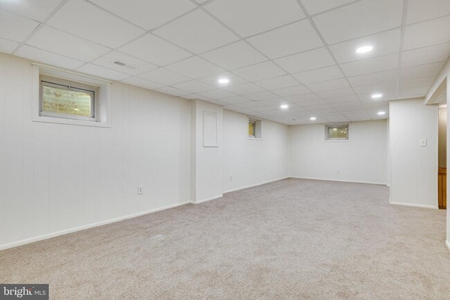 Building Photo - 1427 Laurel Hill Rd