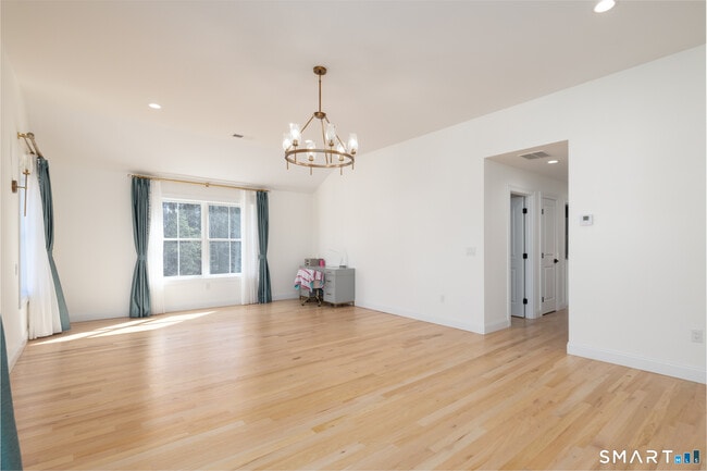 Building Photo - 112 Stallion Dr