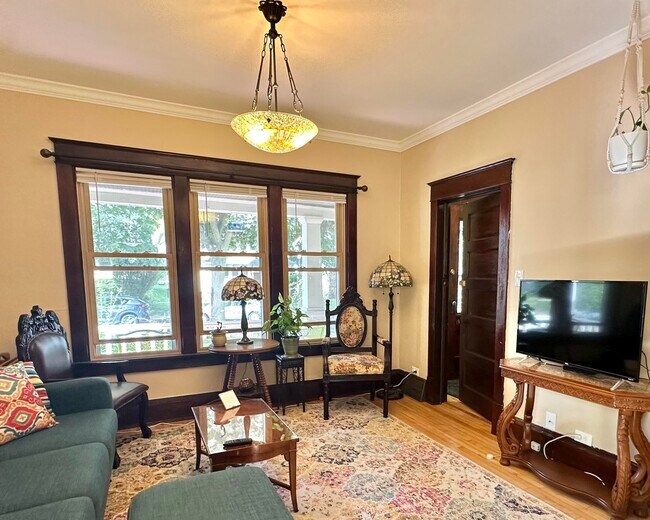 3454 S Delaware Ave 3454 S Delaware Ave Milwaukee WI 53207