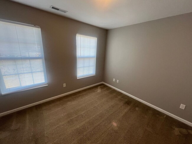Building Photo - 106 Day Place 3BR/2.5BA (Trenton)