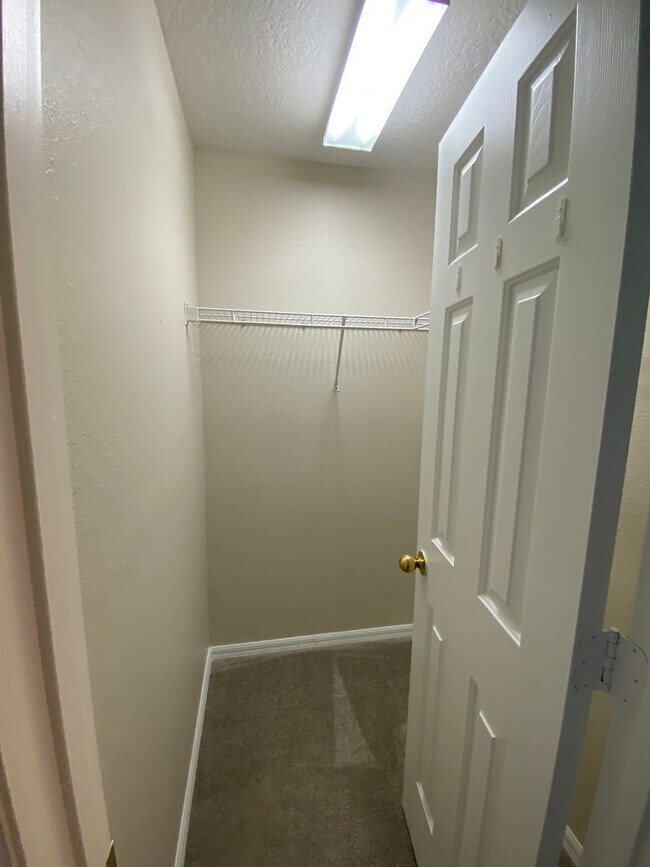 Building Photo - Home for rent