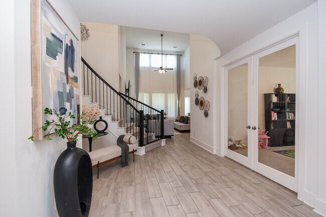 Building Photo - 823 Sarasota Shore Dr