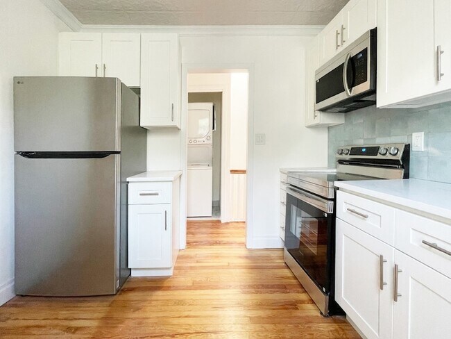 Building Photo - 62-30 60th Dr