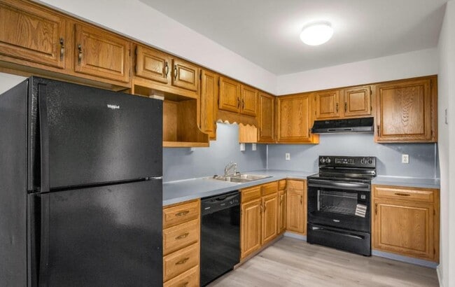 Building Photo - 653 Park Ridge Dr