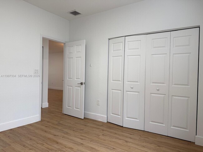 Building Photo - 14934 SW 41st Ln