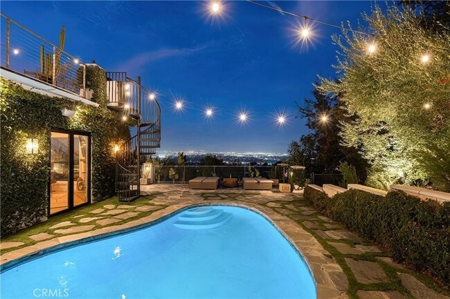 Building Photo - 3642 Alta Mesa Dr