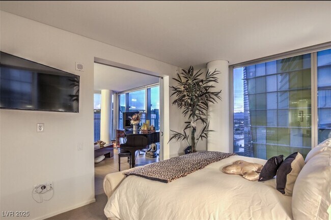 Building Photo - 3722 S Las Vegas Blvd