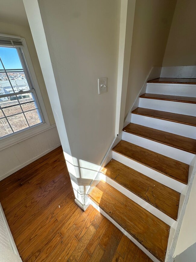 Building Photo - 126 James St