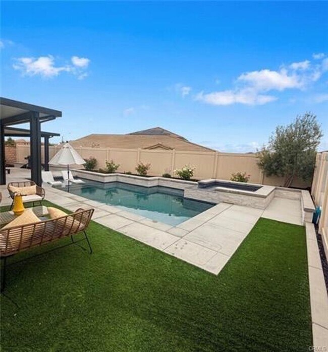 Building Photo - Stunning Pool Home