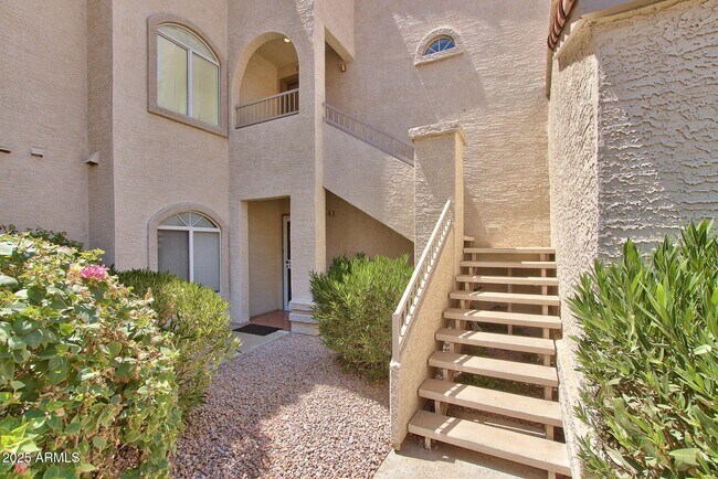 Building Photo - 10080 E Mountainview Lake Dr