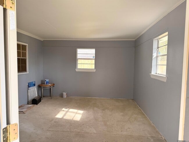 Building Photo - 2165 General Beauregard Ave