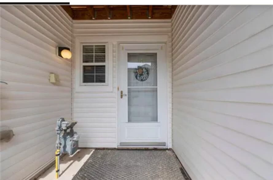 Building Photo - 7382 Timber Crest Dr S