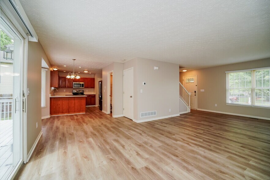 Building Photo - 3205 St Bernard Cir