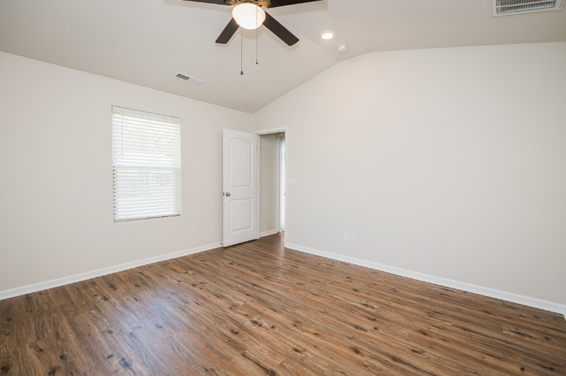 Building Photo - 130 Trailwood Ct