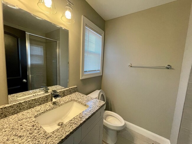 Building Photo - Blue Ridge Commons Townhome