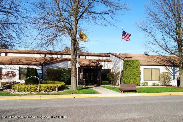 Building Photo - 127 Amberly Dr