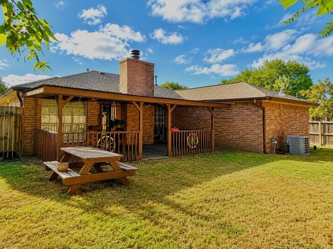 Building Photo - 7446 Soledad Dr