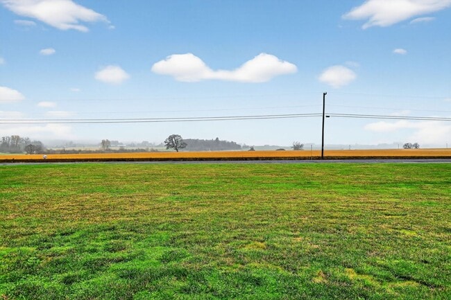 Building Photo - 6720 SW Minter Bridge Rd