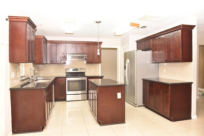Building Photo - 9211 Rocky Valley Dr