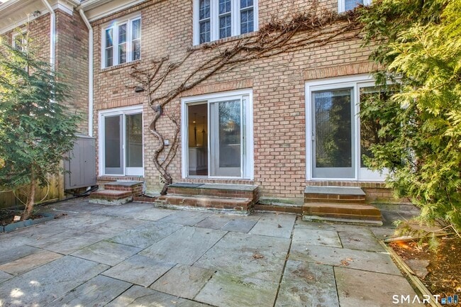 Building Photo - 9 Georgetowne N