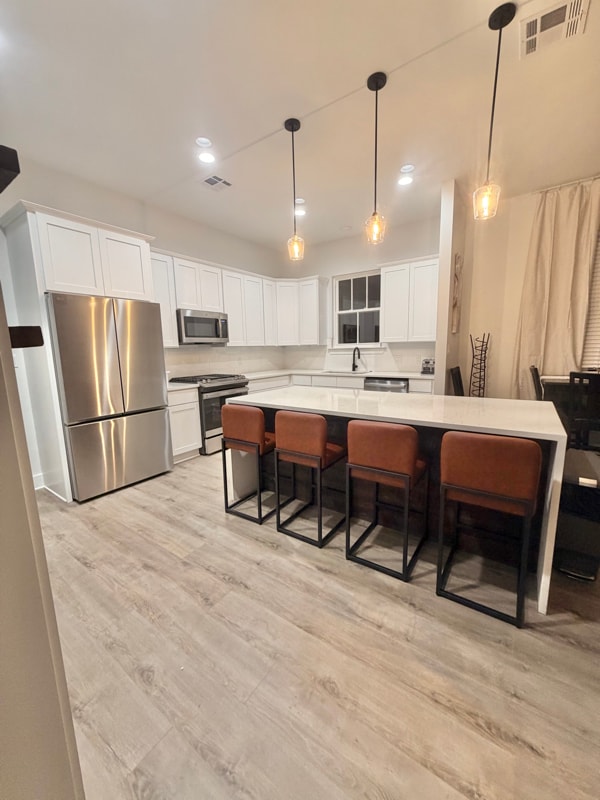 Building Photo - 2240 Caroline St