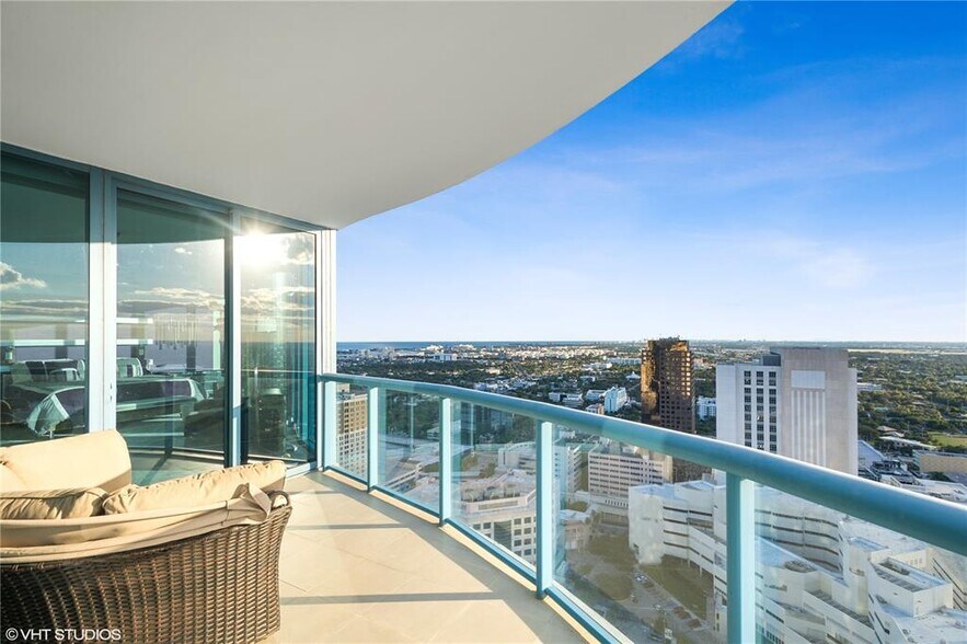 Building Photo - 333 Las Olas Way