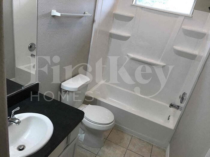 Building Photo - 214 N Native Ln