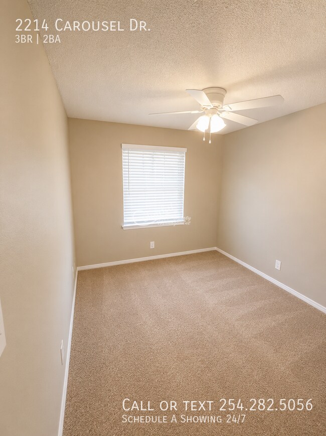 Building Photo - 2214 Carousel Dr