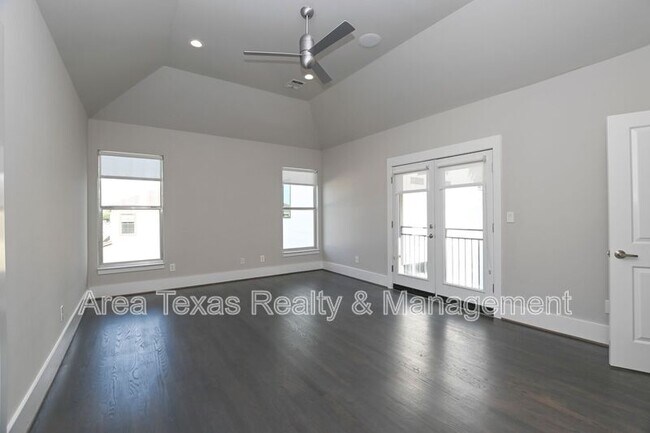 Building Photo - 2220 Portsmouth St