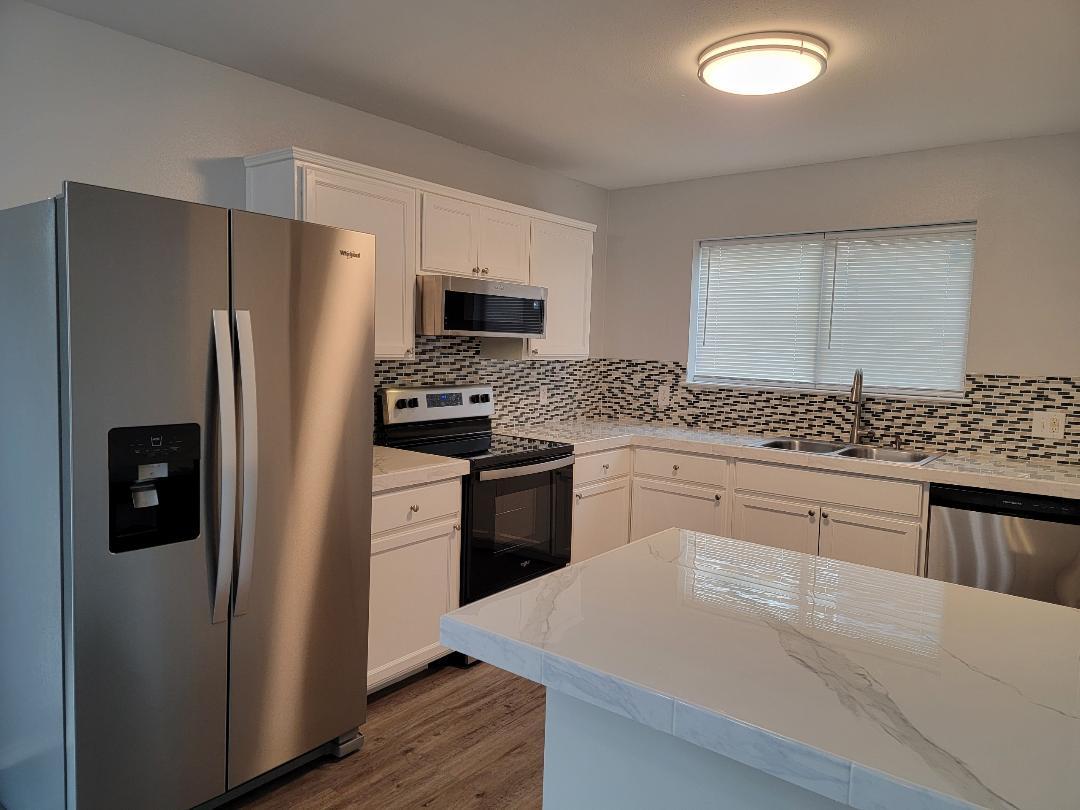 Kit - 3016 Princeton Ave