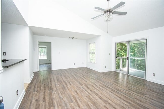 Primary Photo - 1302 Santa Fe Pkwy