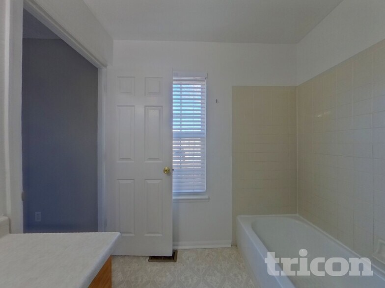 Building Photo - 2179 S Uravan St