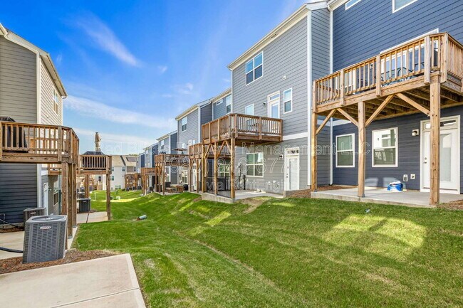 Building Photo - 10252 Glenmere Crk Cir