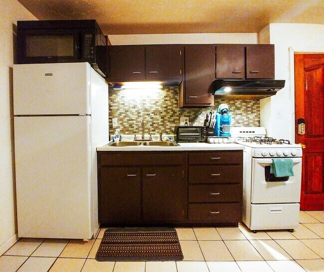 Building Photo - 3512 Dodge St