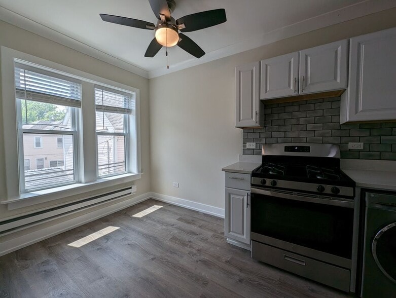 Building Photo - 2131 W Giddings St