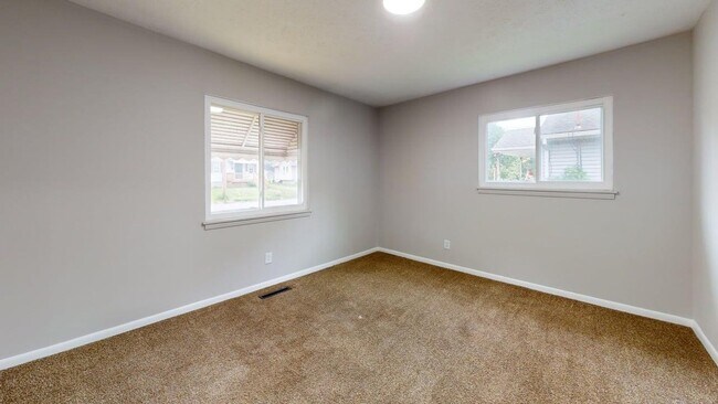Building Photo - Akron 3 Bedroom Single Family Home - MOVE IN SPECIAL!